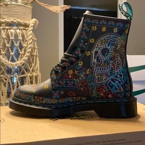 Dr Martens 1460 Skull Boots